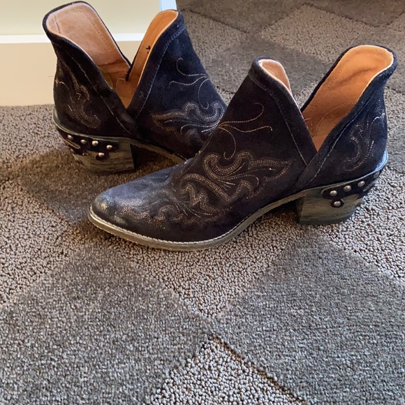 Buckle Shoes - NWT ! Never worn boot shoes